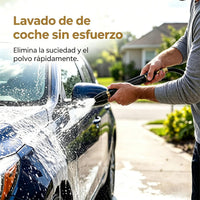 Lavando el auto con la boquilla