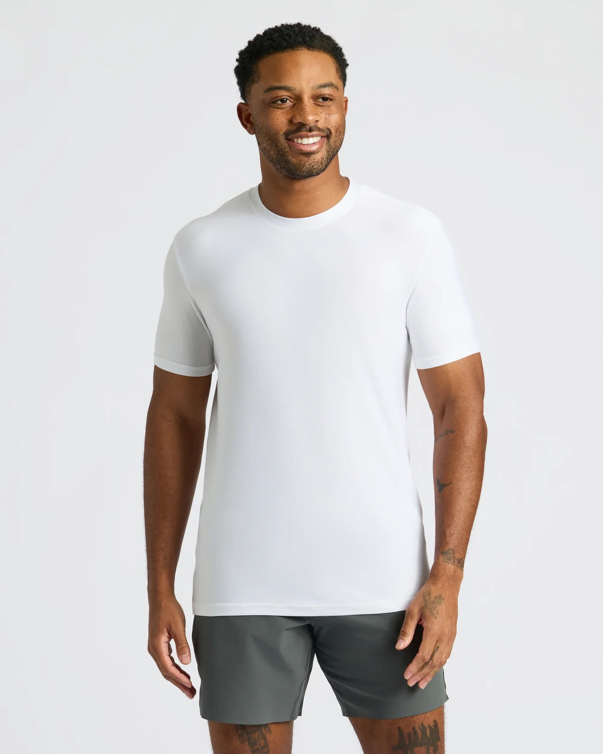 Camiseta Básica Premium (Hombre) · Pack 3 Colores